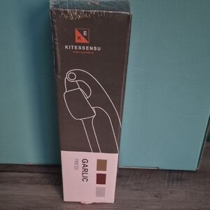 Kitessensu Garlic Press